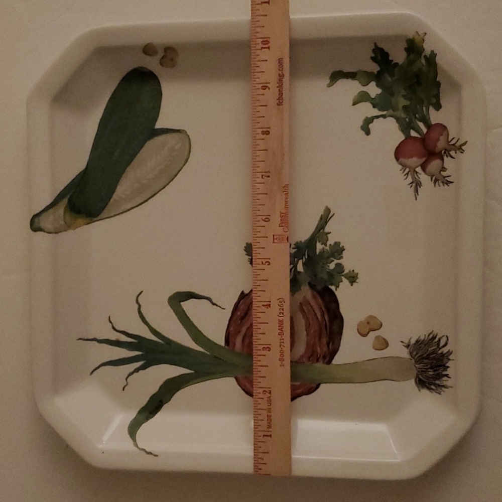 Square Handpainted Vegetable Dish Made In Italy - Picture 5 of 6